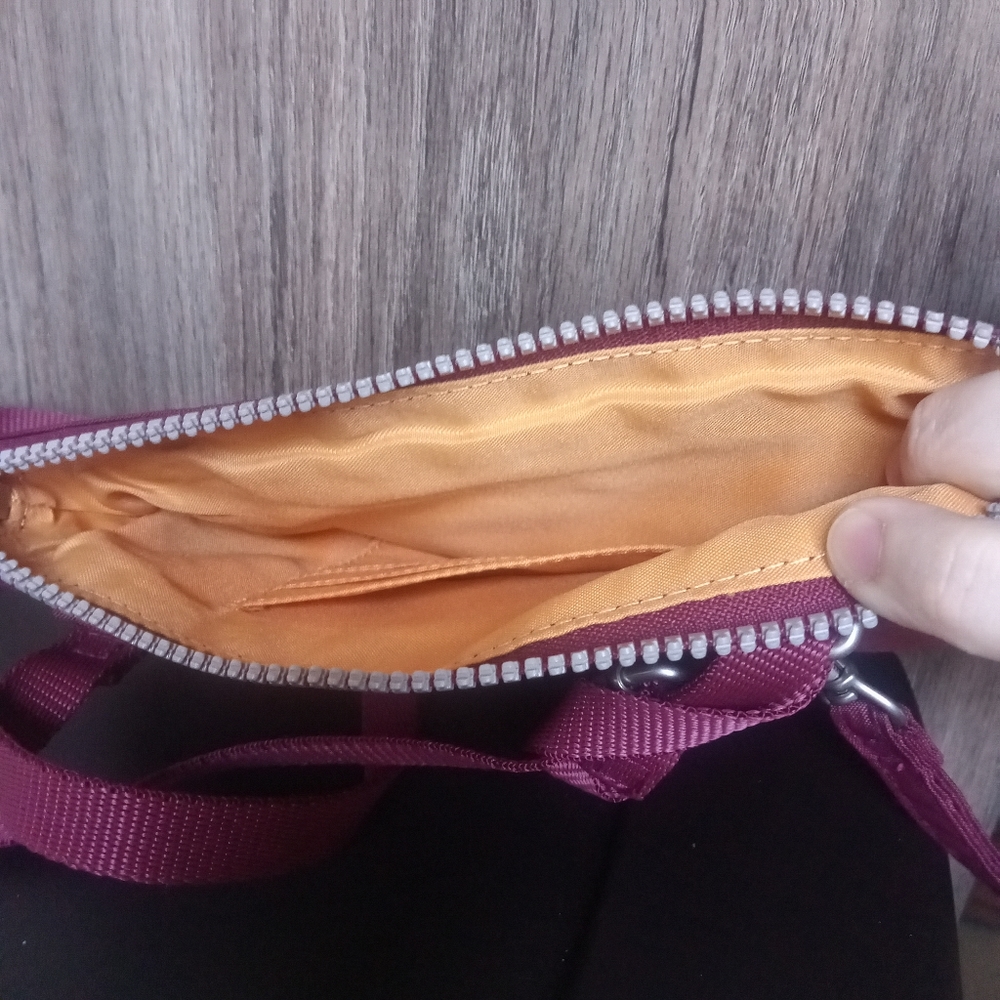 Baggallini, Crossbody Purse with Wrist Strap - Picture 3 of 5